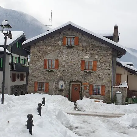 Casa All'antica Fontana * Sùtrio
