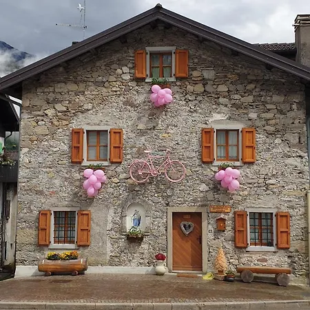 شقة Casa All'antica Fontana Sùtrio